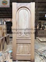 Cánh cửa phòng ngủ