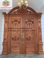 cửa gỗ cổ điển